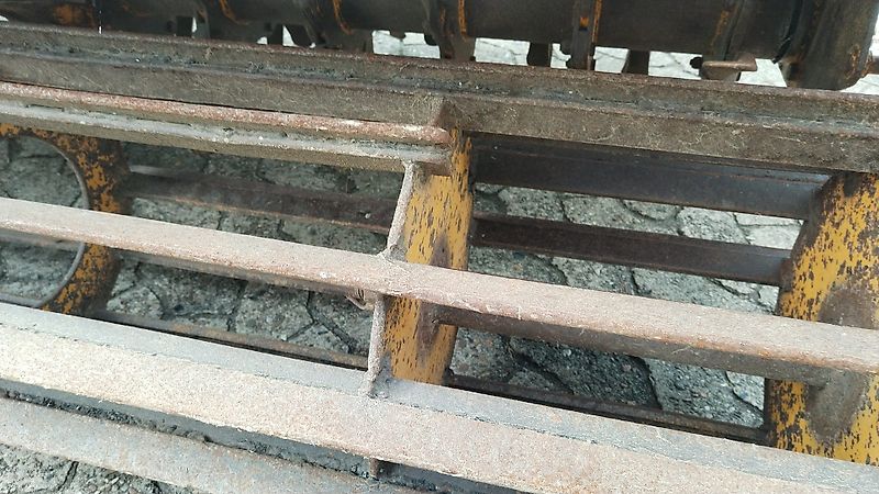 Bomford Bomford DYNA Drive 220, 260 & 300 Bodengetriebene Fräse für Greening-Randstreifen mit Pneumatikstreuer zur Einsaat Gülleeinarbeitung Reihenpflege in Sonderkulturen