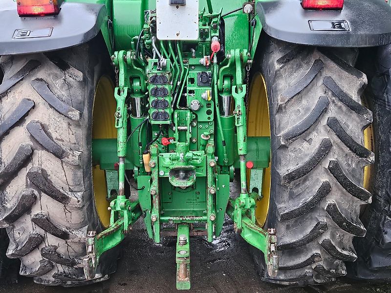 John Deere 7830