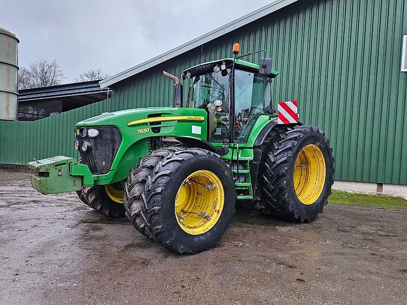 John Deere 7830