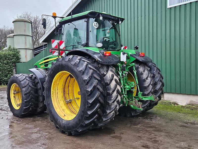 John Deere 7830
