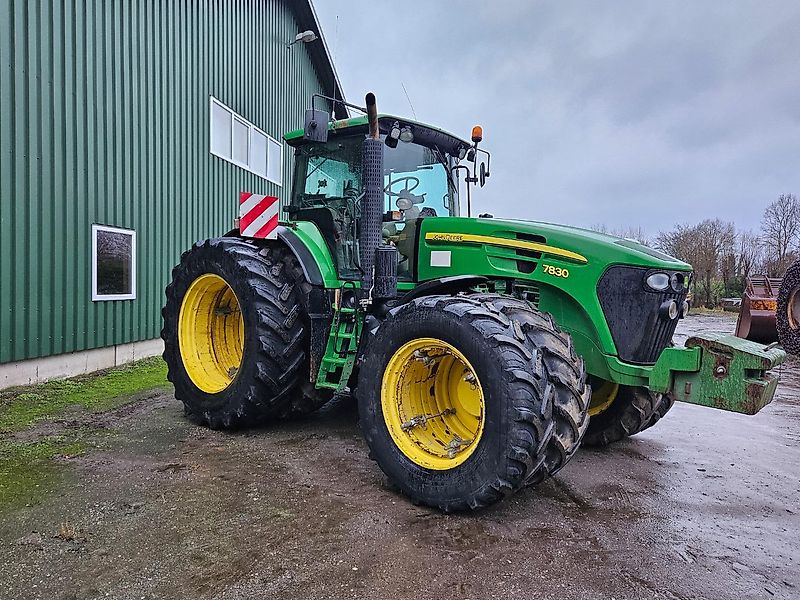 John Deere 7830