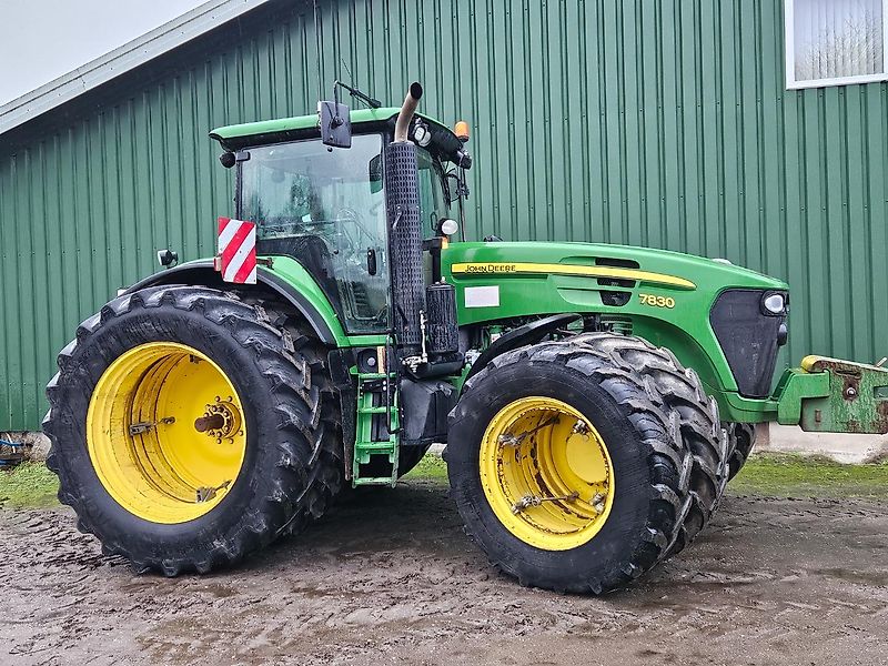 John Deere 7830