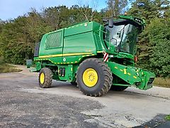 John Deere T670i