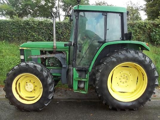 John Deere 6210