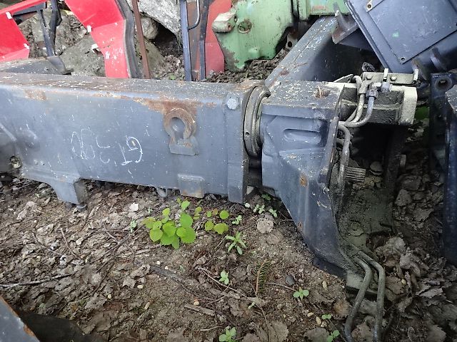 Fendt Teile von Fendt GT- 390 - Vorderachsholm- Drehgelenk