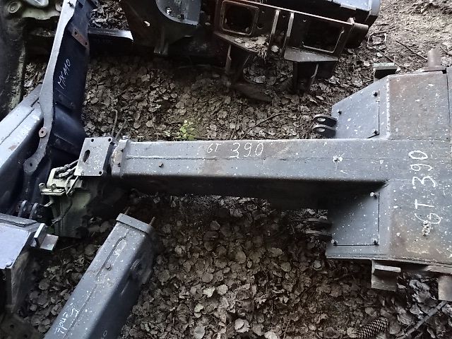 Fendt Teile von Fendt GT- 390 - Vorderachsholm- Drehgelenk