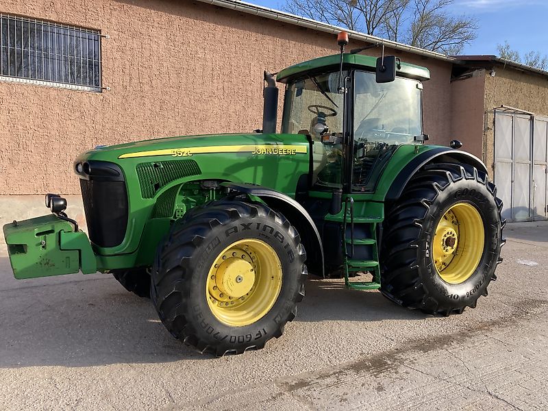 John Deere 8520