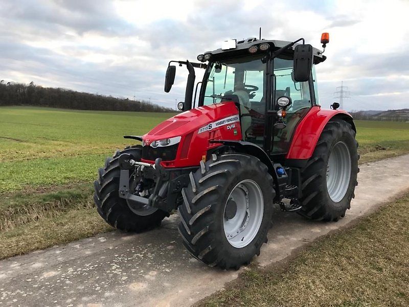 Massey Ferguson 5713