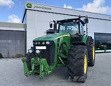 John Deere 8330