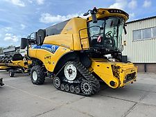 New Holland CR 8.90