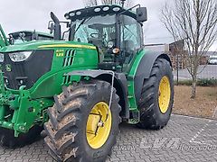 John Deere 6215R