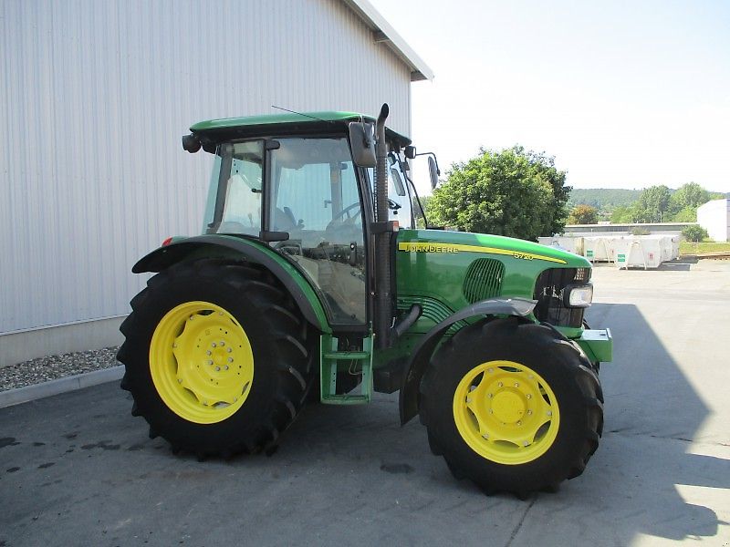 John Deere 5720