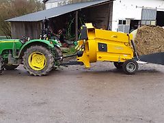 VDMJ Günstige Einstreumaschine TSB-260V Ballenäuflöser für zwei Quaderballen oder Rundballen