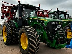 John Deere 8245R