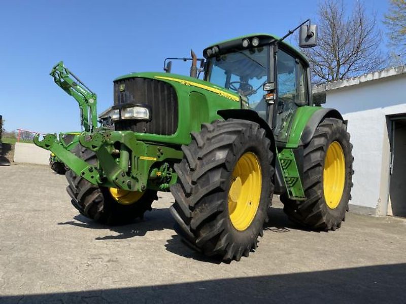 John Deere 6820