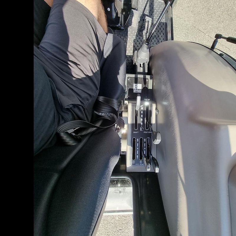 TYM T555 SH mit Frontlader