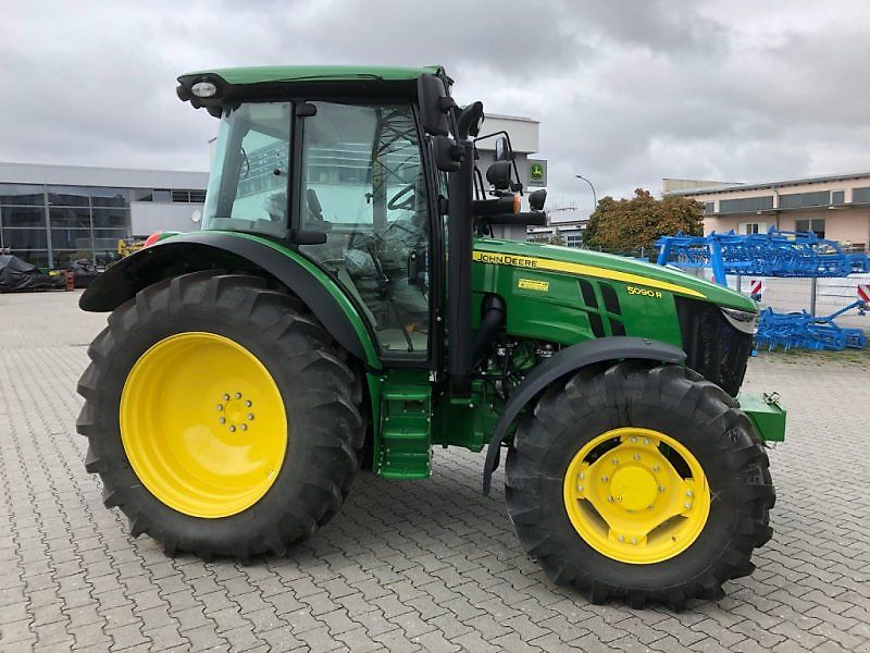 John Deere 5090R