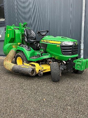 John Deere X758