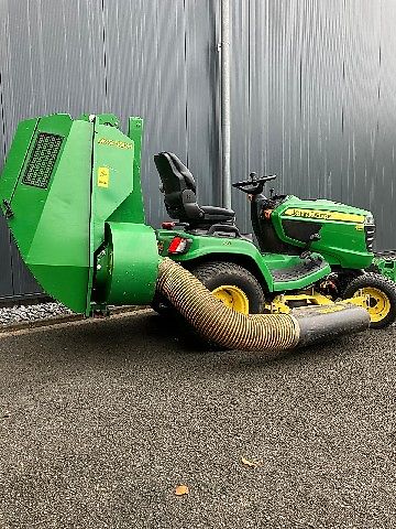 John Deere X758