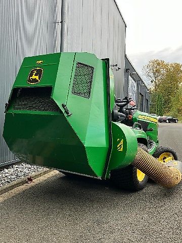 John Deere X758