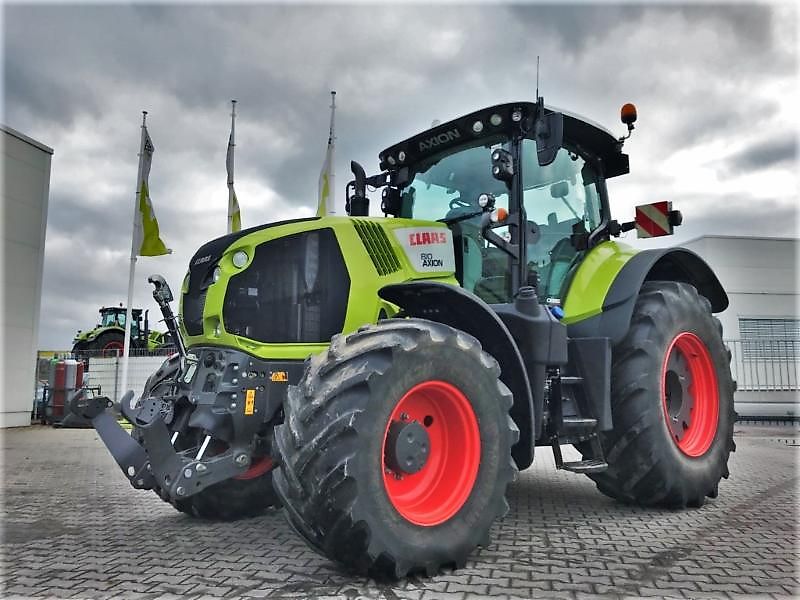 Claas Axion 810