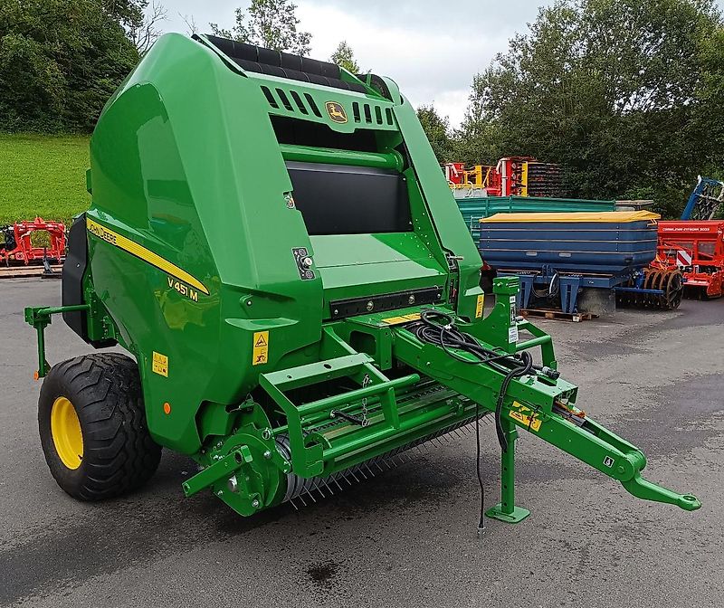 John Deere V 451 M