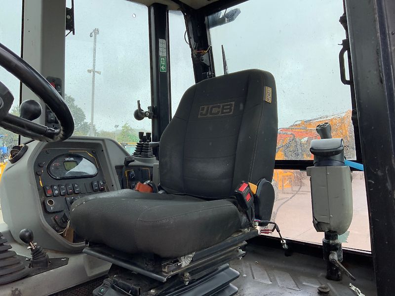 JCB 3CX Compact Wheeled Digger (ST24254)