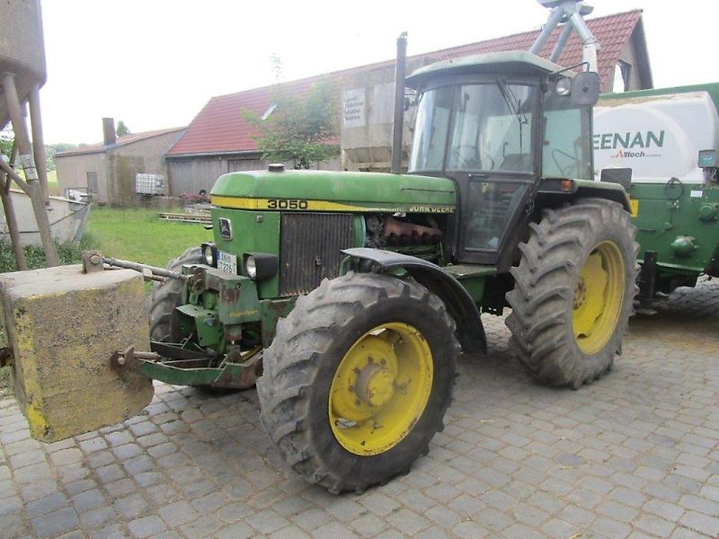 John Deere 3050