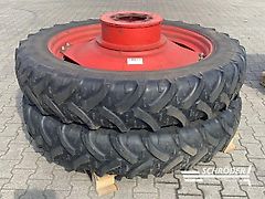 Fendt PFLEGEBEREIFUNG 270/85 R32 / 300/95 R46