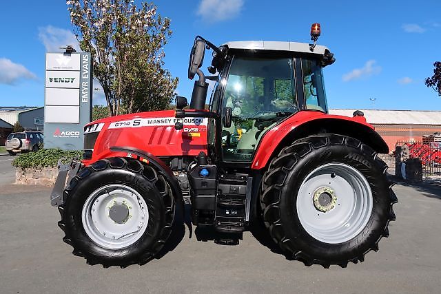 Massey Ferguson 6714S