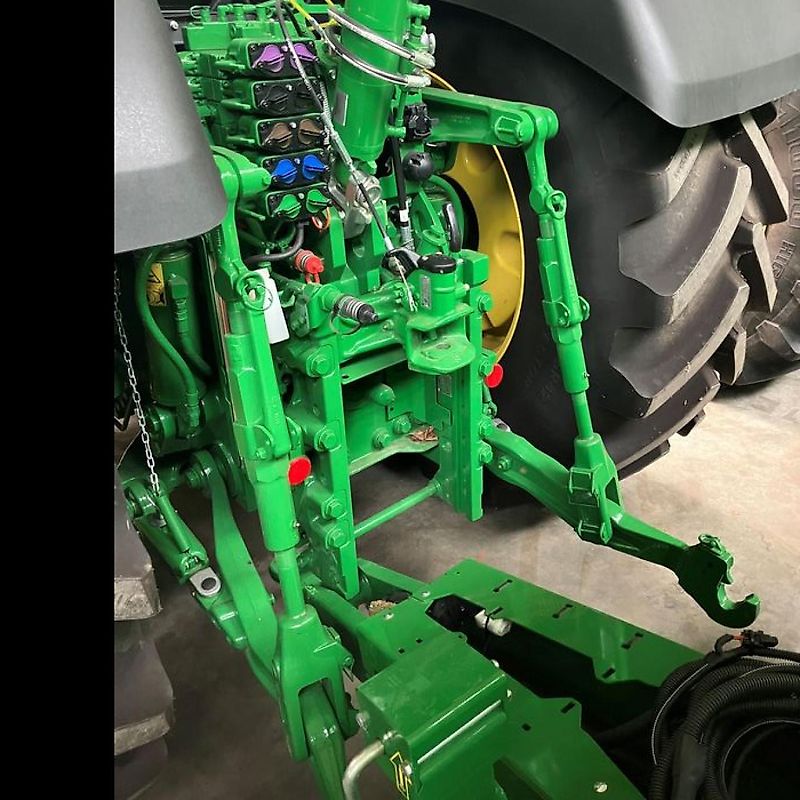 John Deere 7R 330