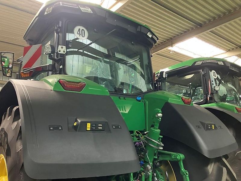 John Deere 7R 330