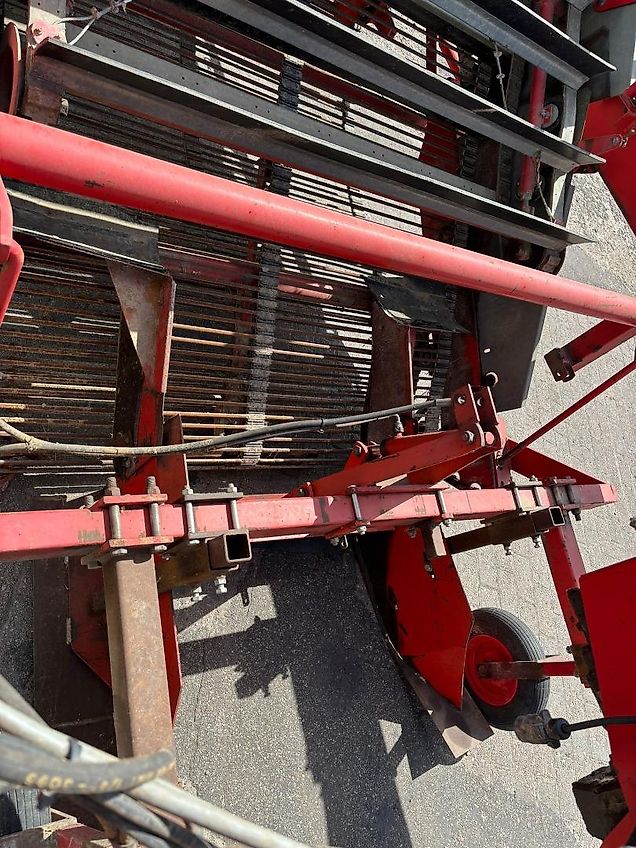 Kverneland UN 2400 Uienlader, type wagenrooier