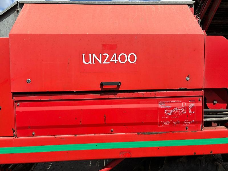 Kverneland UN 2400 Uienlader, type wagenrooier