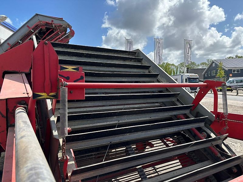 Kverneland UN 2400 Uienlader, type wagenrooier