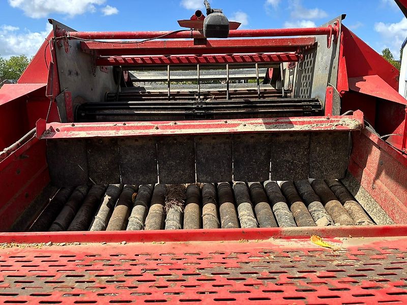 Kverneland UN 2400 Uienlader, type wagenrooier