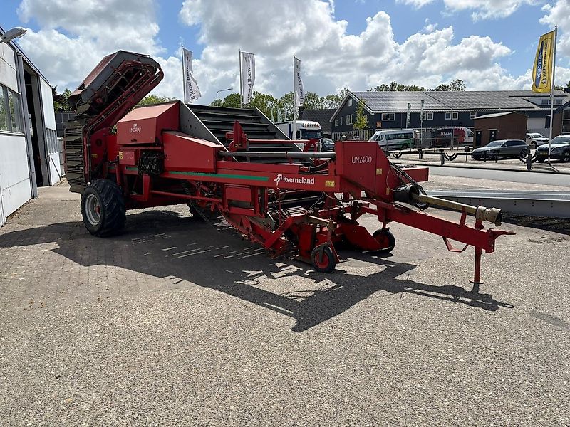 Kverneland UN 2400 Uienlader, type wagenrooier