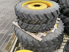 BKT 270/95R32 & 13.6R48