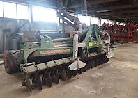 Amazone Catros 4001 mit Gülleverteiler Amazone Catros 4001 mit Gülleverteiler