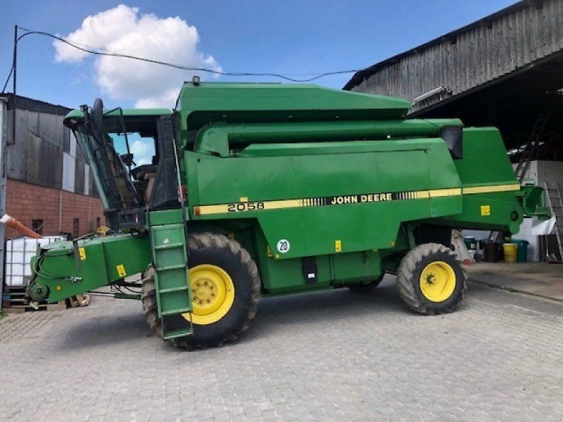 John Deere 2058