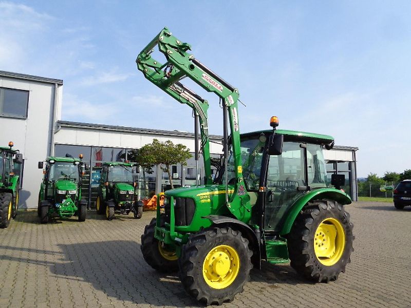 John Deere 5065 E VS Traktoren Gebraucht in 55469 Simmern, Deutschland