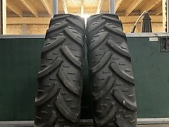 2 Kleber Super 3 270/95R36 137B
