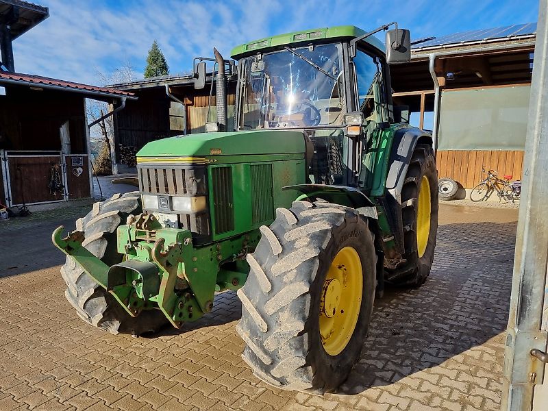 John Deere 6900