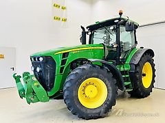John Deere 8320R