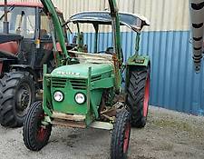 Deutz-Fahr 4006 mit Frontlader