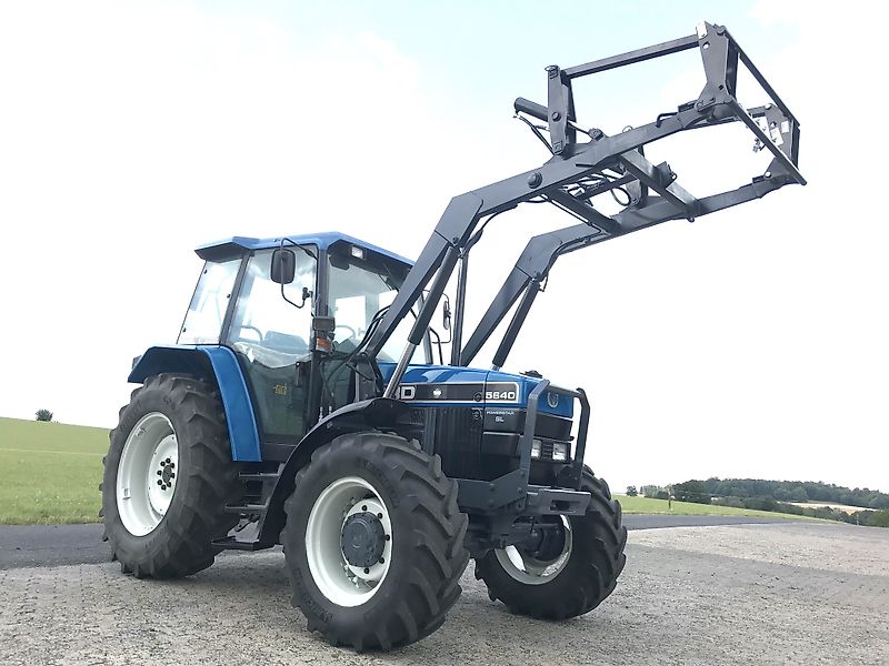 New Holland 5640