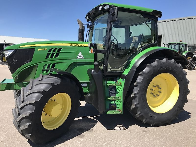 John Deere 6140R