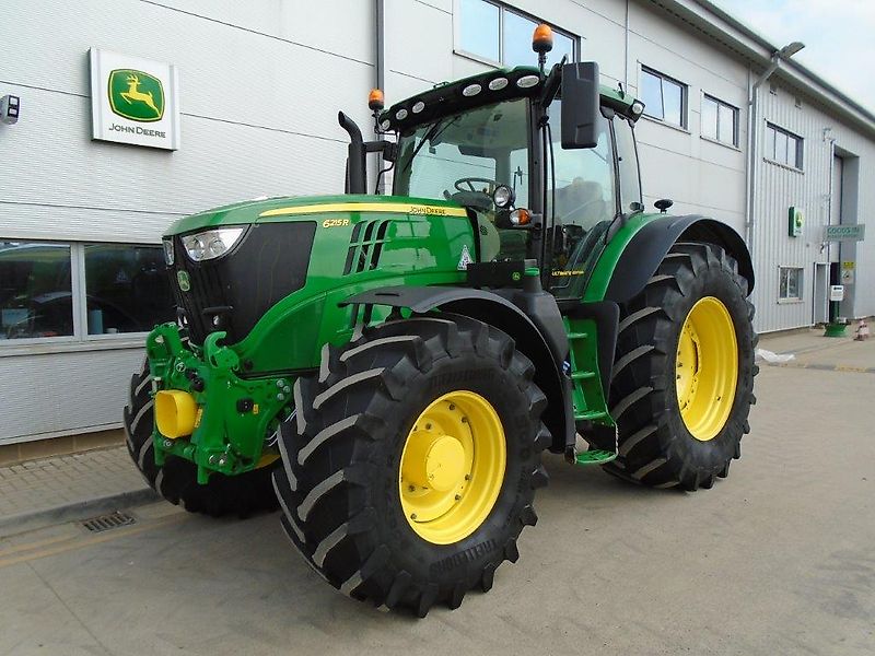 John Deere 6215R