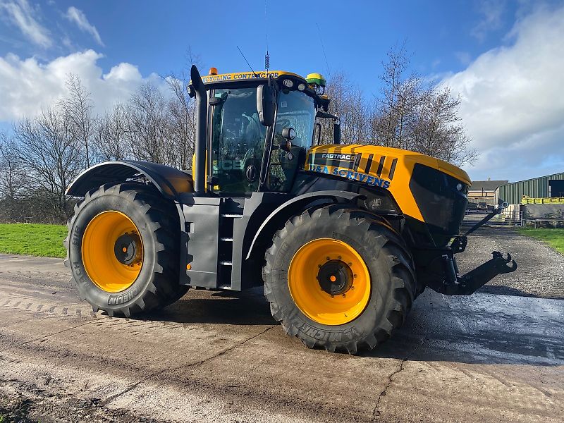 JCB Fastrac 8330