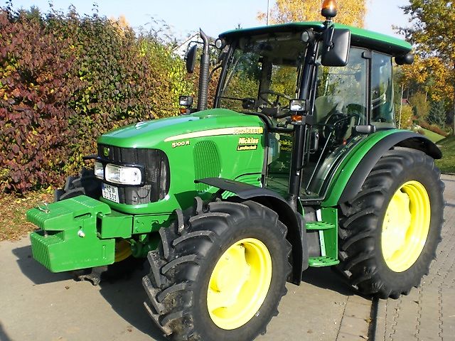 John Deere 5100R